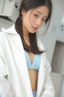 去日b